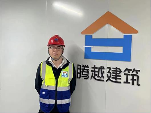 先鋒人物|“我不算聰明，所以要用努力來(lái)彌補(bǔ)”